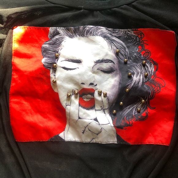 Graphic blouse - Picture 6 of 6